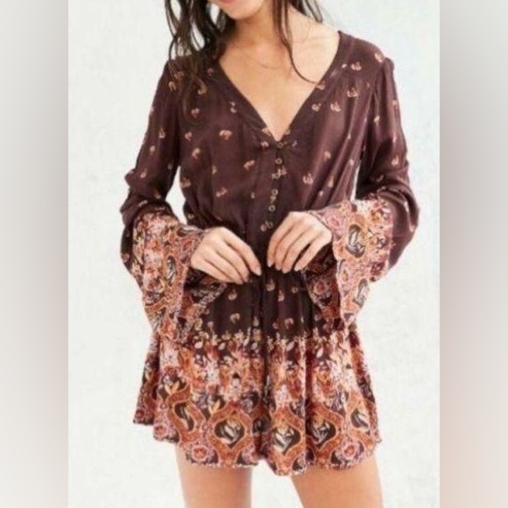 Urban Outfitters UO Ecote Helena Printed Long-sleeve Romper Size Medium